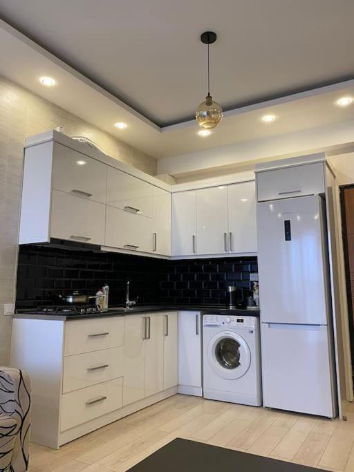 Apartment In The Center Tbilisi Luaran gambar