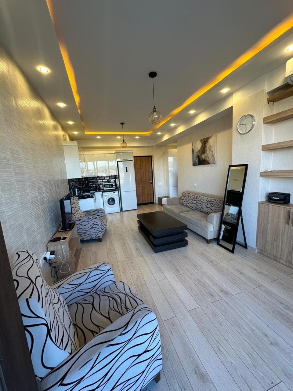 Apartment In The Center Tbilisi Luaran gambar